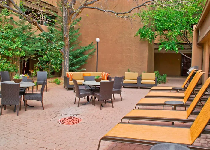 Courtyard Santa Fe Hotel