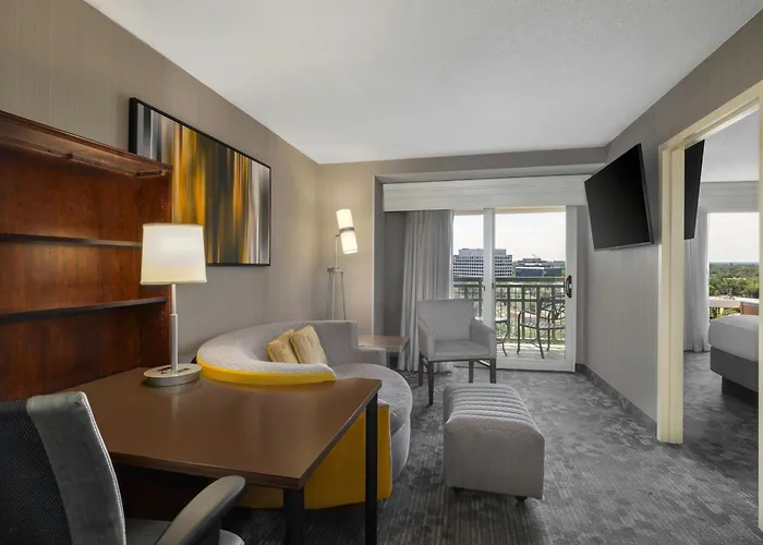 Courtyard By Marriott Tysons Mclean