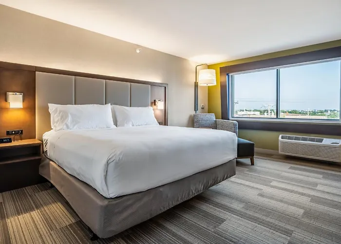 Holiday Inn Express & Suites Platteville By Ihg