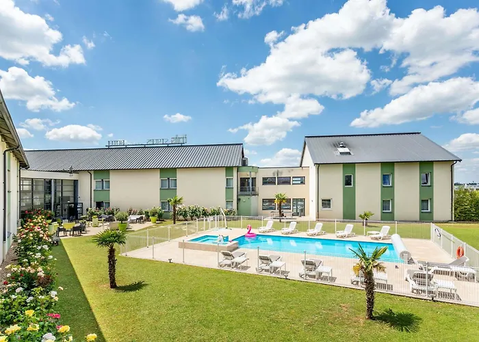 Hôtel Ibis Styles Bourges - Piscine extérieure chauffée - Restaurants à proximité