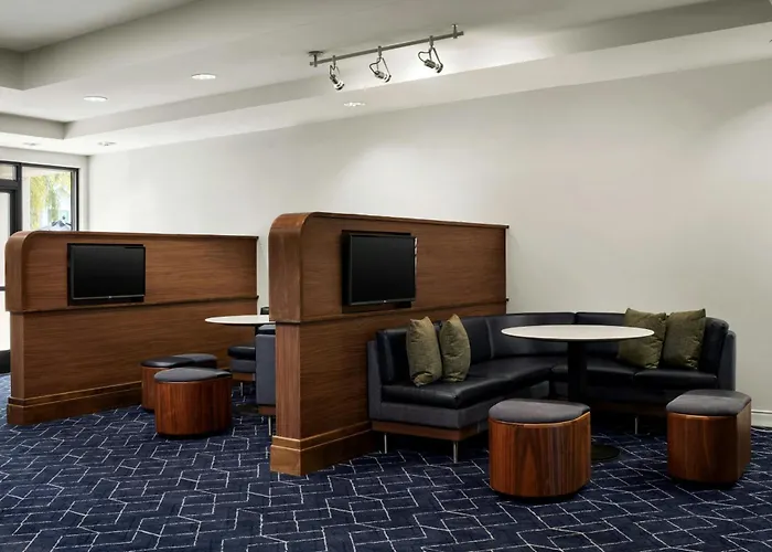Courtyard By Marriott Stockton Hotel
