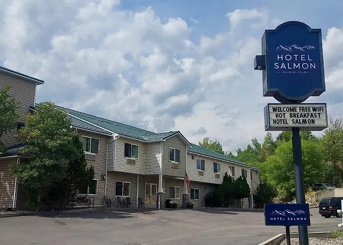 Super 8 By Wyndham Salmon Motel