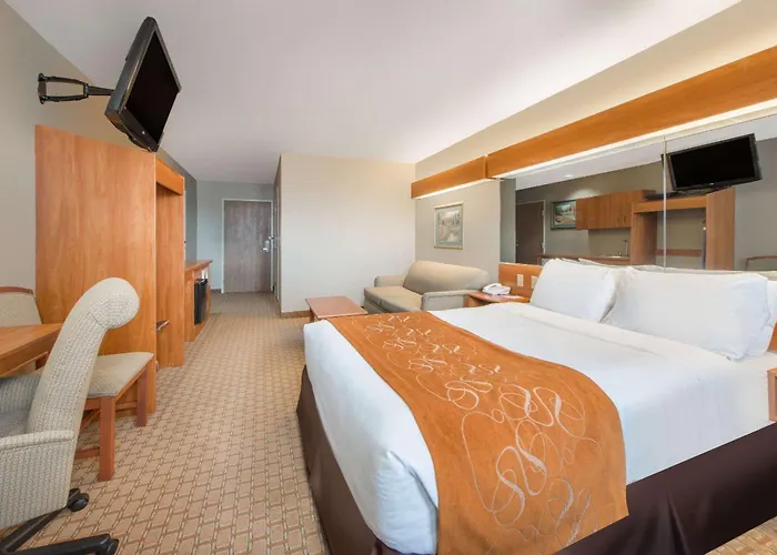 Microtel Inn & Suites Raton