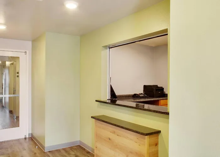 Woodspring Suites Conroe