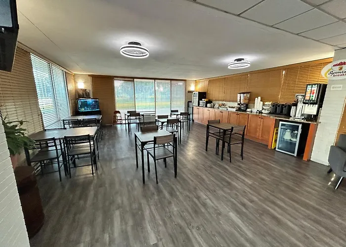 Super 8 By Wyndham Ocala I-75 Hotel
