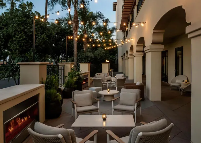 Courtyard By Marriott Anaheim Theme Park Entrance Hotel