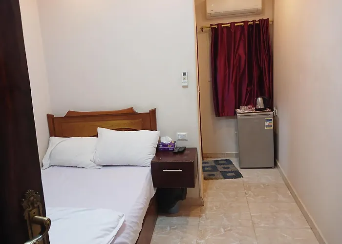 Royal Pyramids Inn