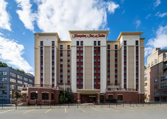 Hampton Inn & Suites Albany-Downtown