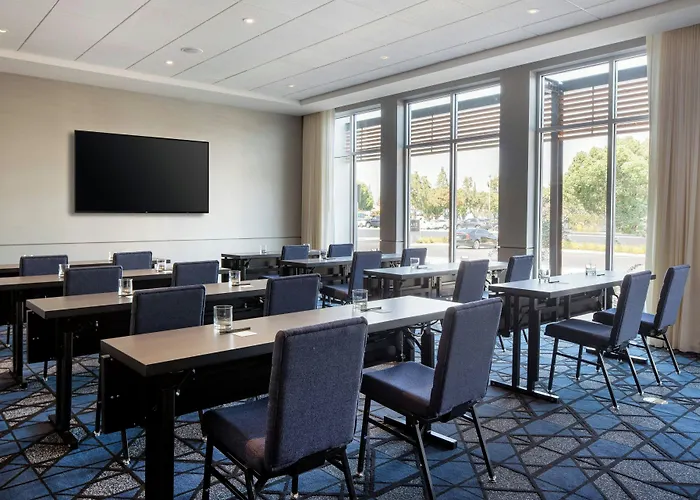 Courtyard By Marriott Fresno Clovis