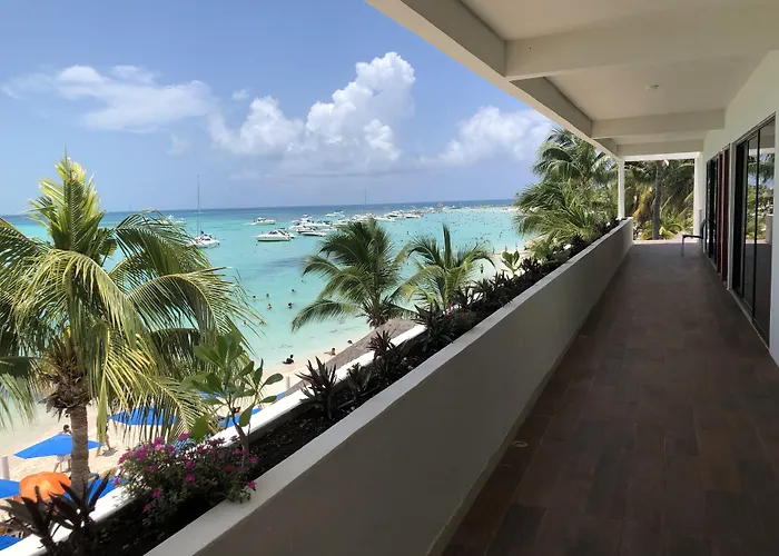 Cuxos Hotel Beachfront Isla Mujeres