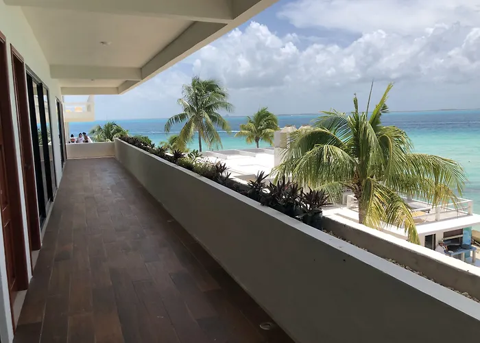 Cuxos Hotel Beachfront Isla Mujeres
