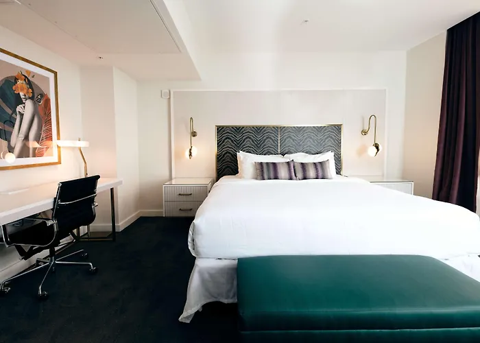 The Kelly Birmingham, Tapestry Collection By Hilton