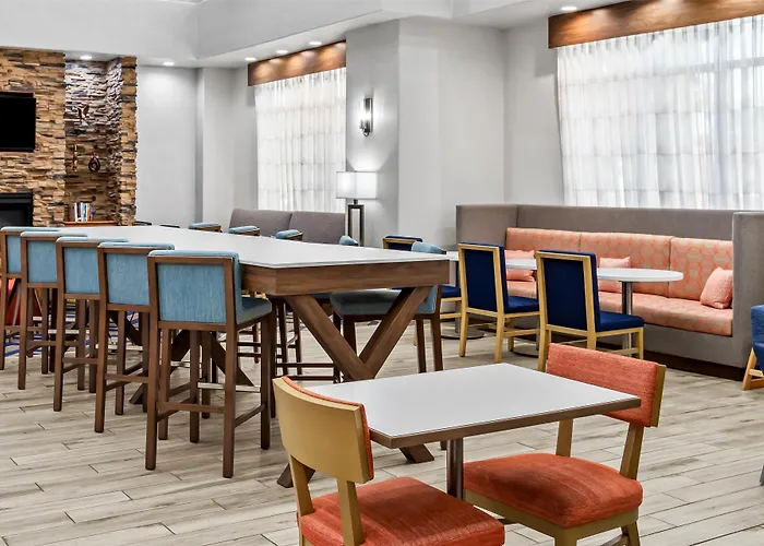 Hampton Inn & Suites Farmington