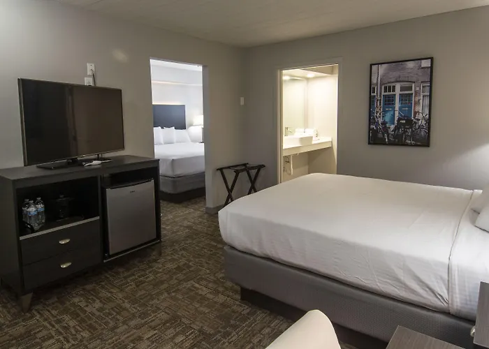 Americana Modern Hotel Redding