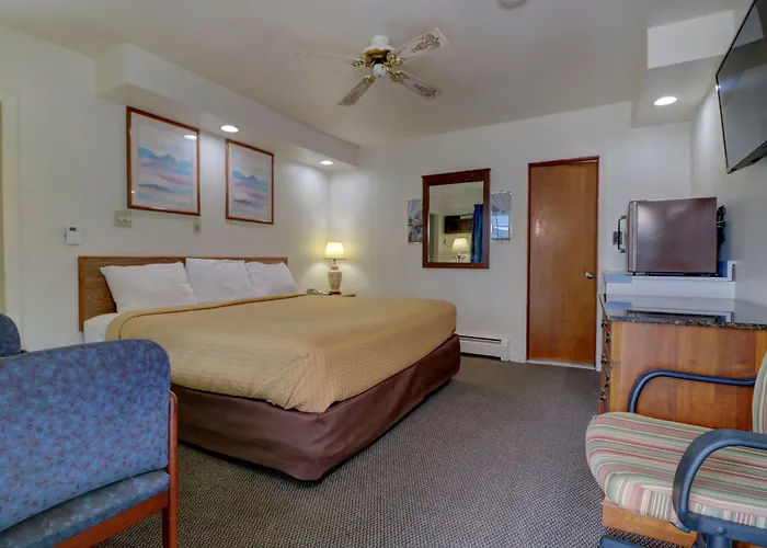 Brookside Inn & Cottages