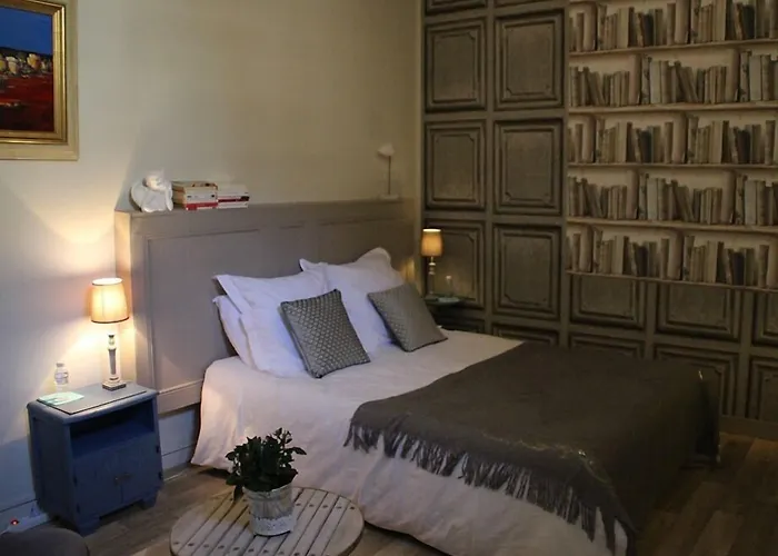 Une Chambre en Ville Saintes