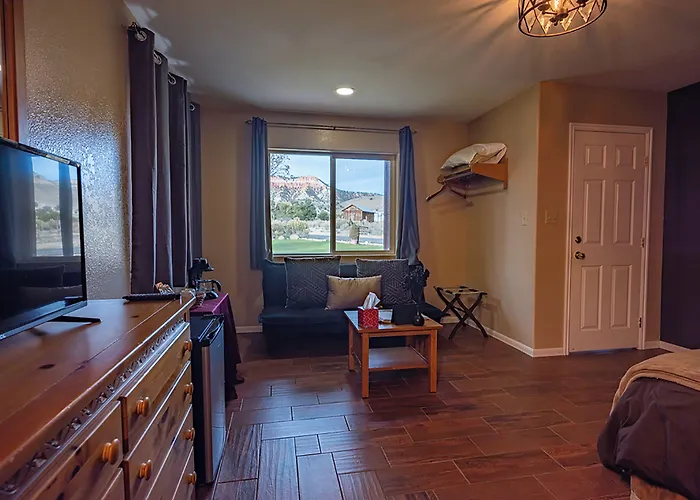 Bryce Trails Bed And Breakfast Tropic