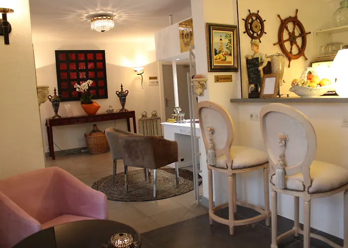 La Villa des Oliviers HOTEL DE CHARME Cagnes-sur-Mer