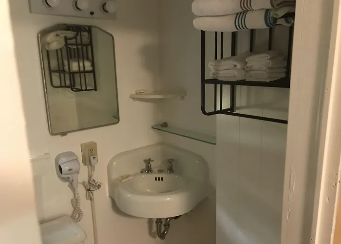 Evergreen Motel Oswego