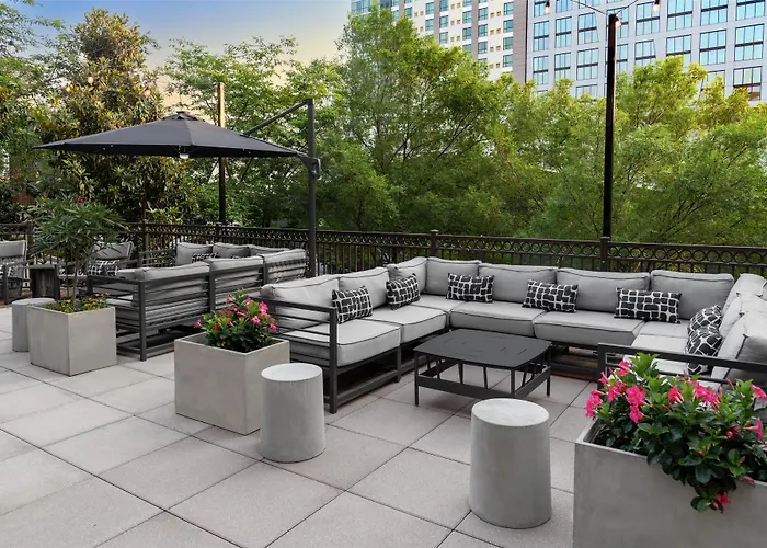 Hilton Garden Inn Nashville Downtown Convention Center