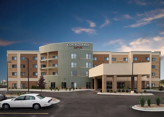 Courtyard Bay City