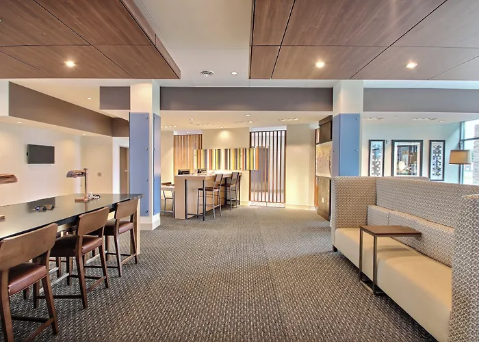 Holiday Inn Express & Suites Fond Du Lac By Ihg