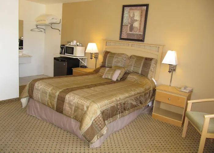 Redwood Inn