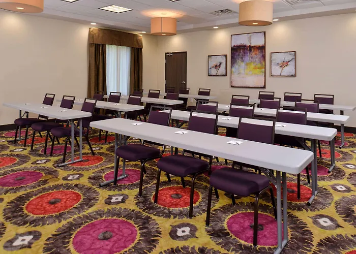 Hampton Inn & Suites Dallas Market Center