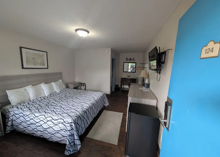 Commodore Resort Put-in-Bay