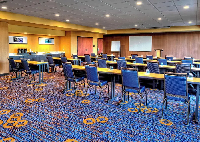 Courtyard By Marriott San Marcos Hotel