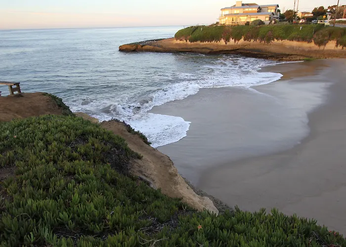 Ocean Echo Inn & Beach Cottages Capitola