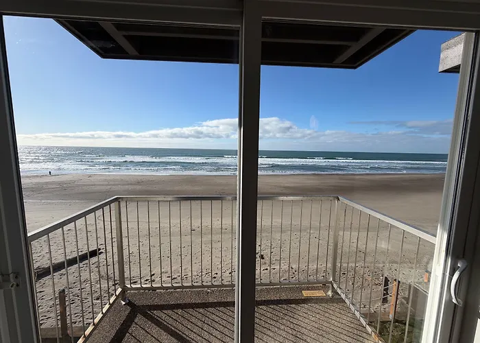 The Sandcastle Beachfront Hotel Lincoln City