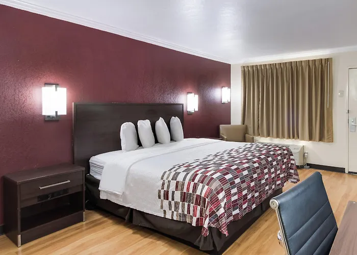 Red Roof Inn & Suites Commerce - Athens