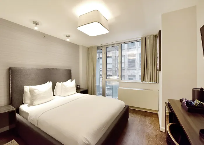 Hotel 32 32