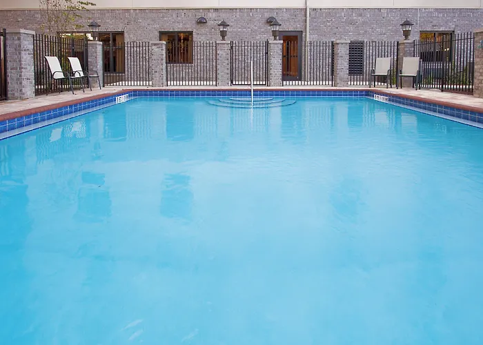 Holiday Inn Express Hotel & Suites Pensacola-West Navy Base By Ihg