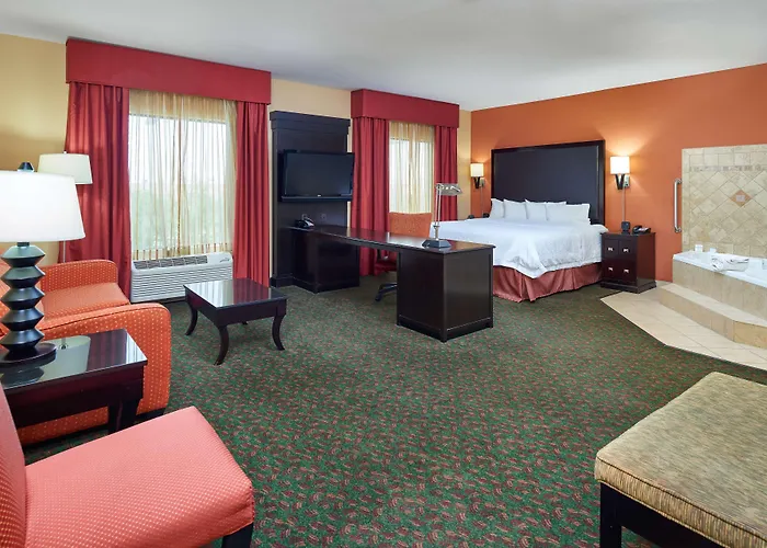 Hampton Inn & Suites Waco-South