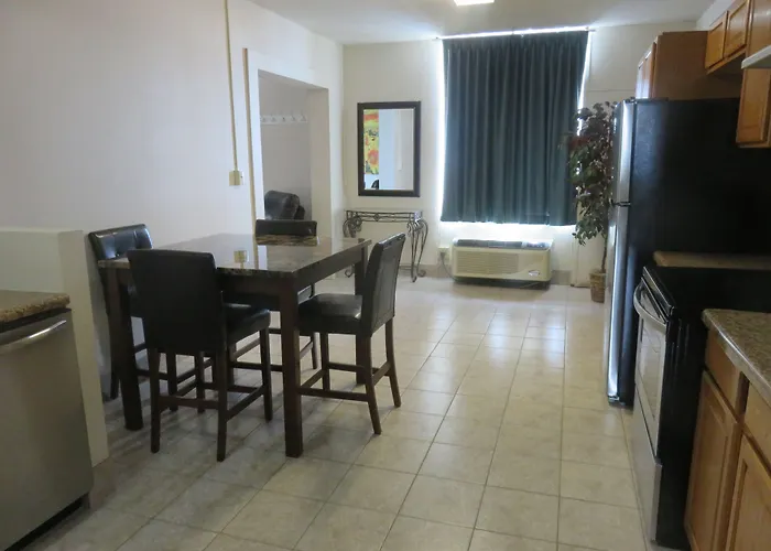 Baymont By Wyndham Fargo Hotel