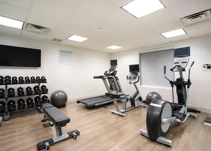 Holiday Inn Express & Suites Phoenix Glendale Dist By Ihg