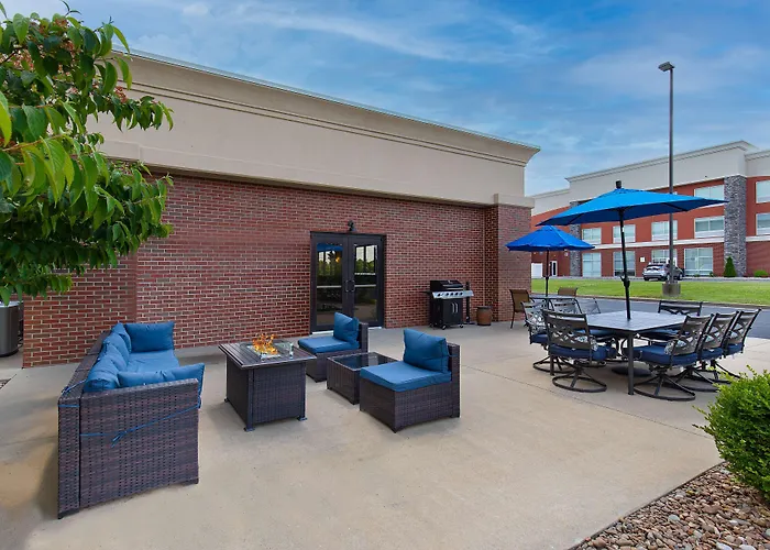 Hampton Inn & Suites Madisonville