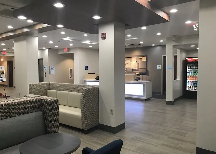 Holiday Inn Express Hotel & Suites Canton By Ihg