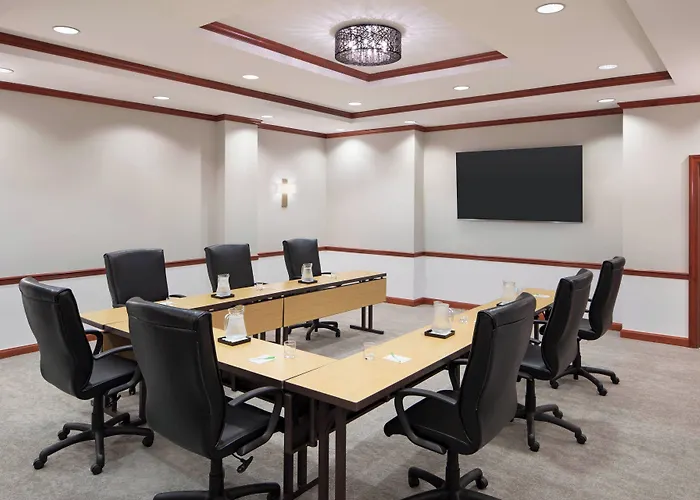Courtyard By Marriott Stamford Downtown Hotel