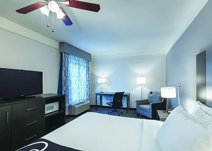 La Quinta By Wyndham Conroe