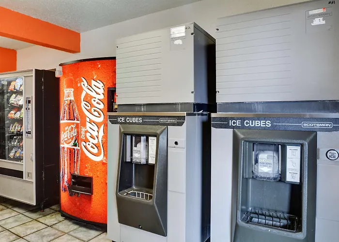 Motel 6-Southington, Ct - Hartford