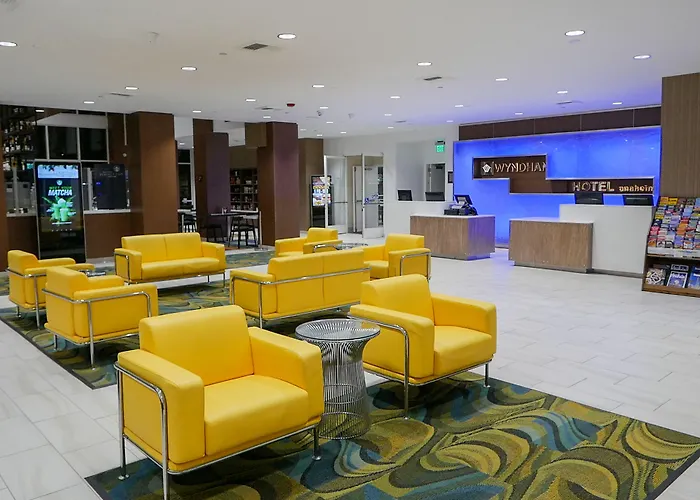 Wyndham Anaheim Hotel