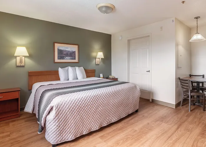Hometowne Studios & Suites By Red Roof Charlotte - Concord