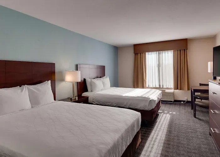 Best Western Plus Gateway Inn & Suites - Aurora