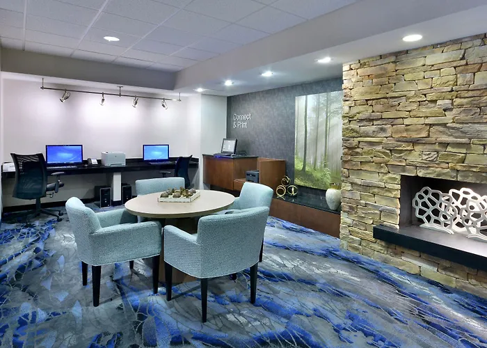 Fairfield Inn & Suites By Marriott Charlottesville North