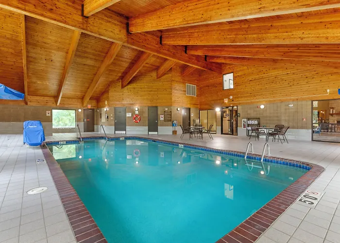 Quality Inn Oshkosh Aviation Park