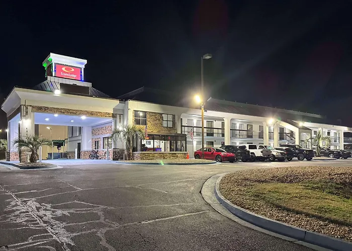 Econo Lodge Inn & Suites Macon North