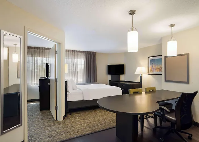 Sonesta Simply Suites Hampton